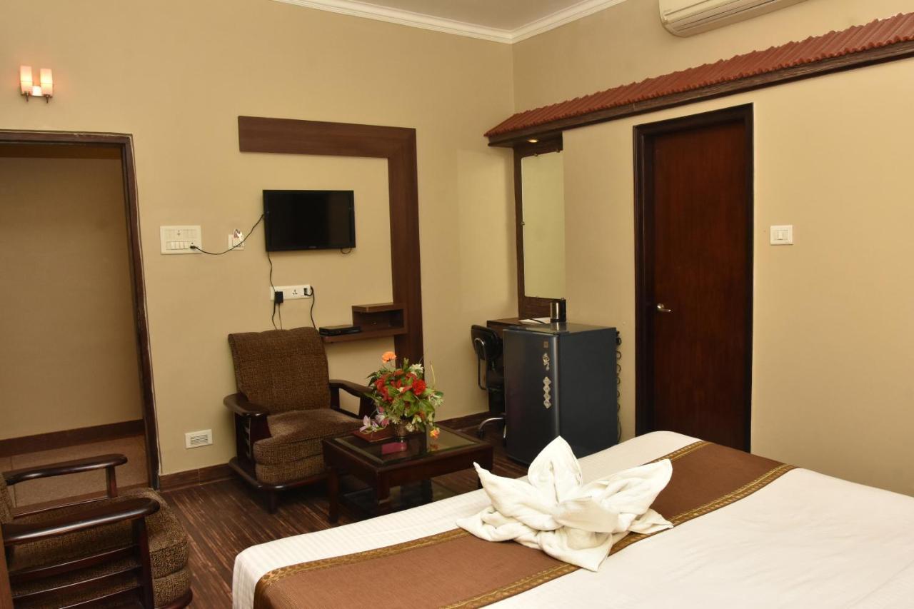 Hotel Vibhav Harsh Varanasi Exterior foto